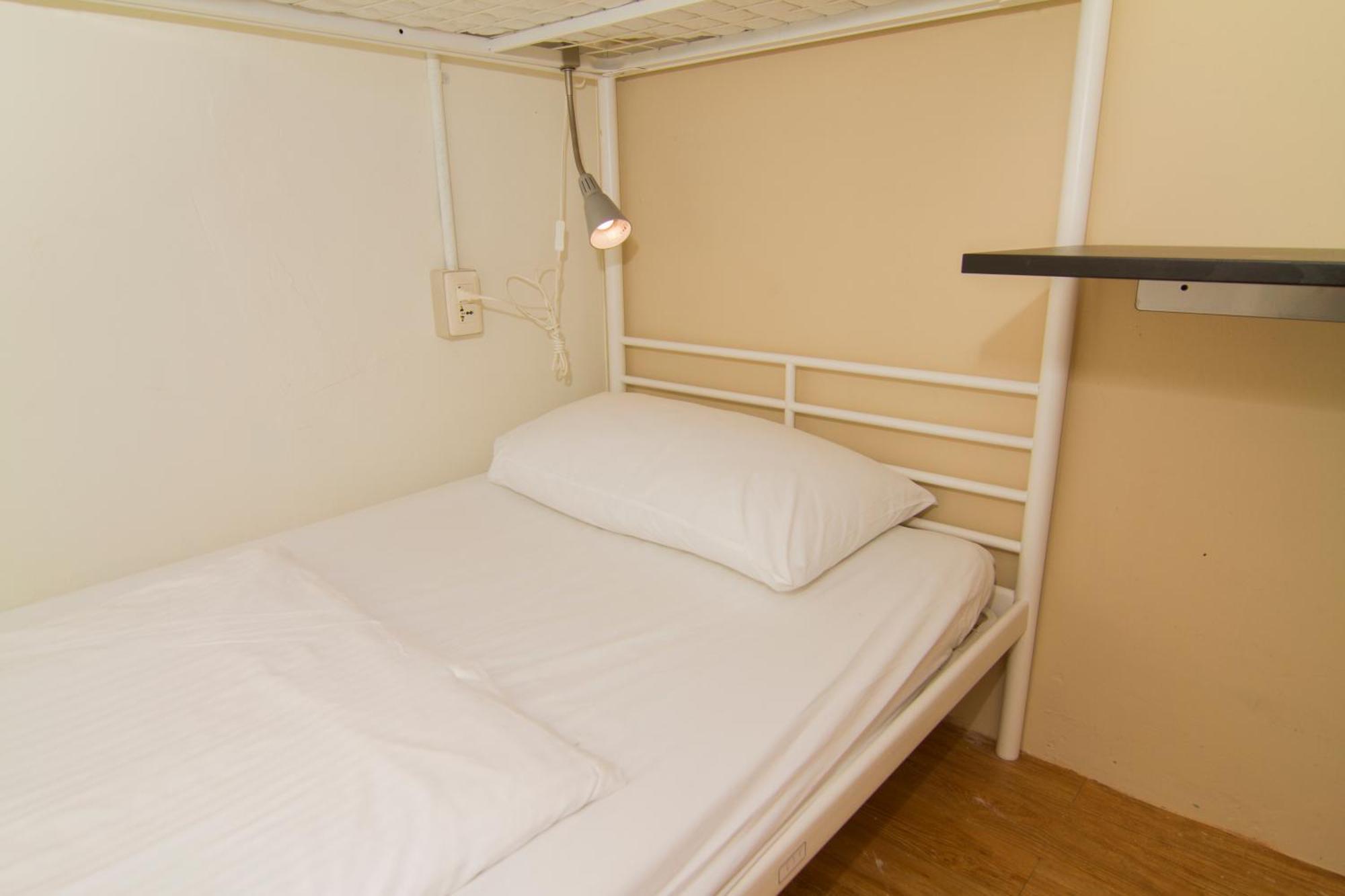 Mr. Lobster'S Secret Den Design Hostel Тайпей Стая снимка